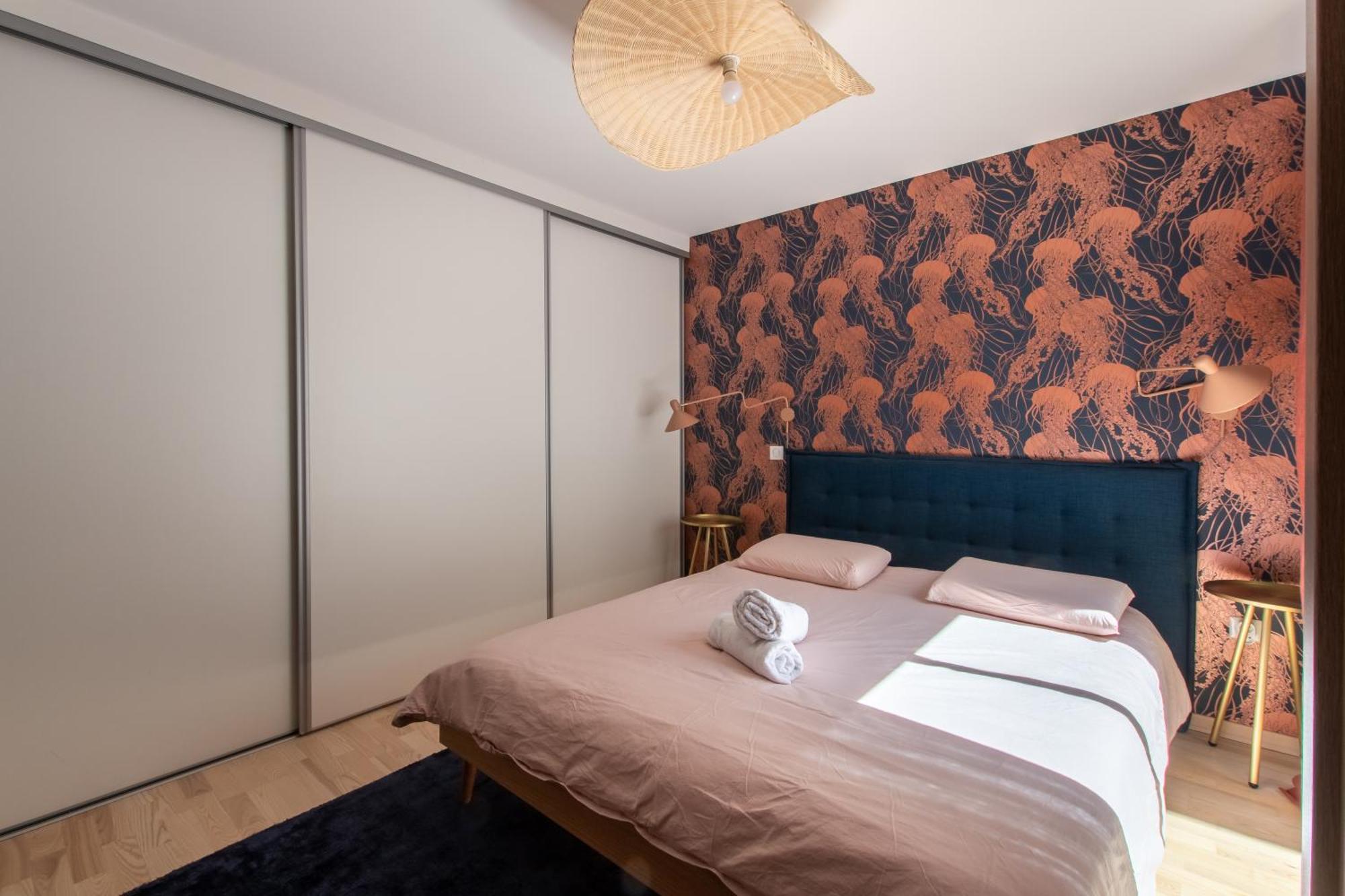 Luxury Mind Vue Exceptionnelle Pied Dans L'Eau Parkings Prives 2 Places Climatisation Hyper Centre Logement D'Exception La Grande Motte Luaran gambar